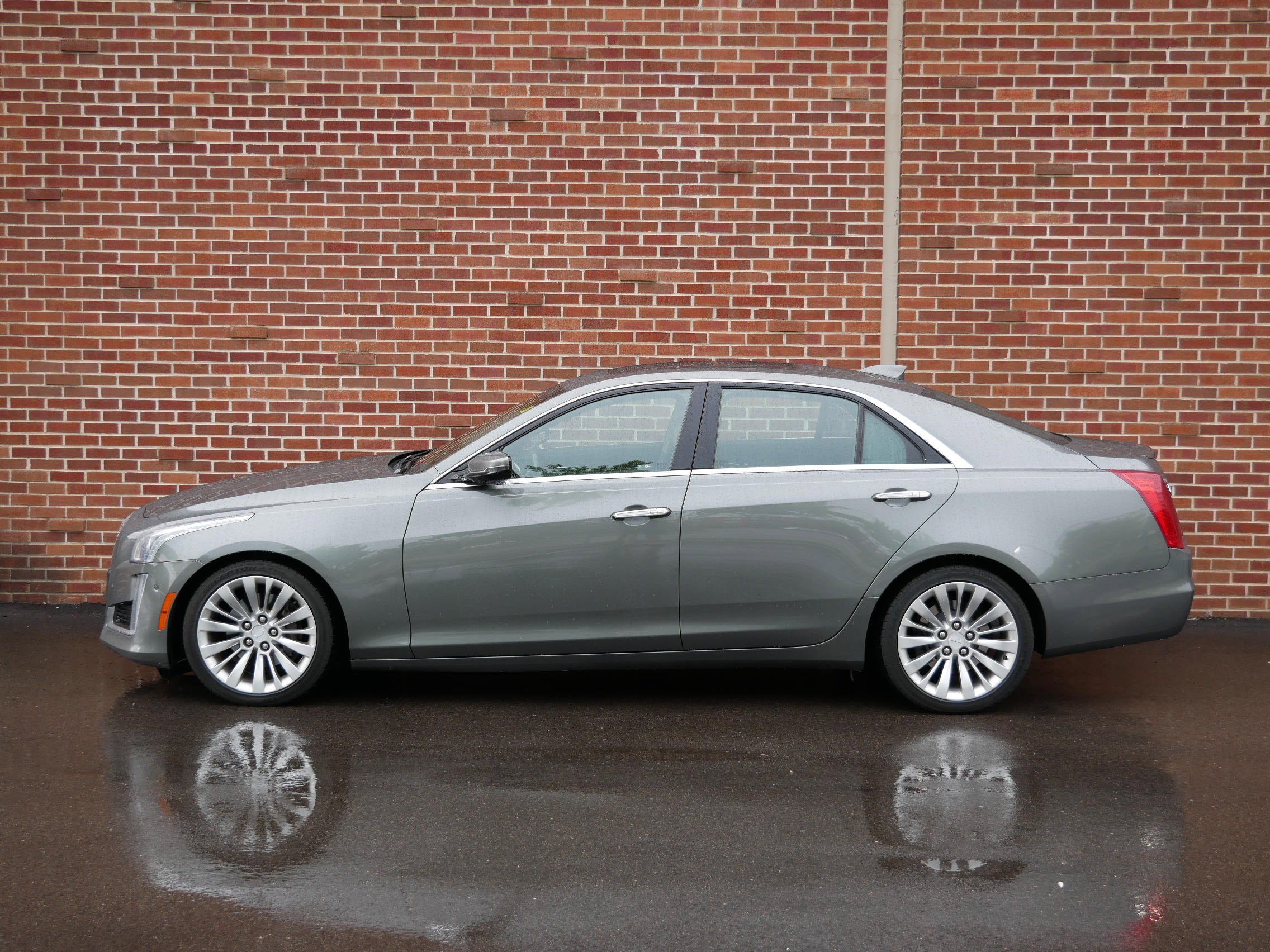 Used 2016 Cadillac CTS Sedan Performance Collection with VIN 1G6AY5SX4G0127092 for sale in Minneapolis, Minnesota