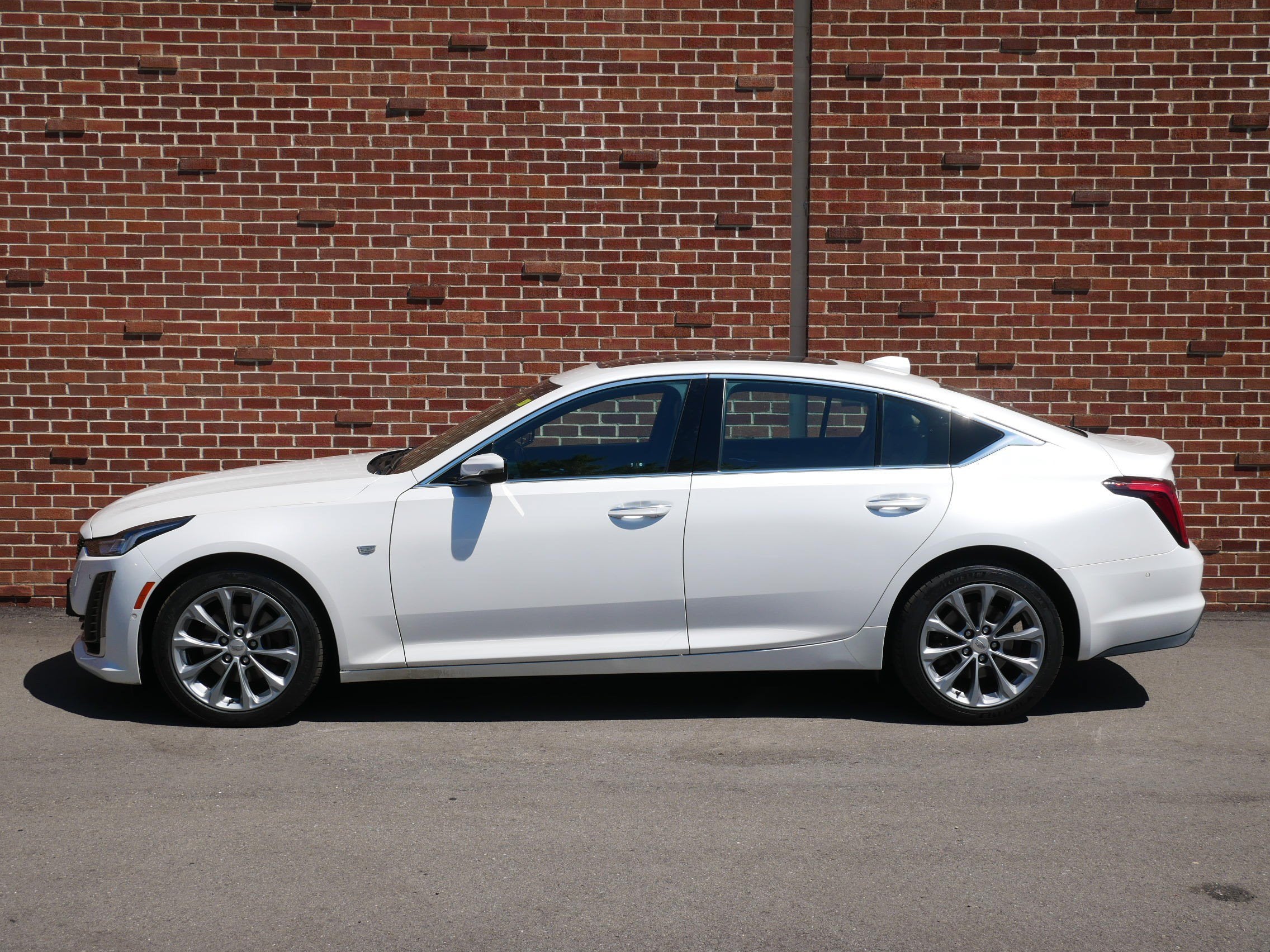Used 2022 Cadillac CT5 Premium Luxury with VIN 1G6DT5RW6N0136379 for sale in Minneapolis, Minnesota