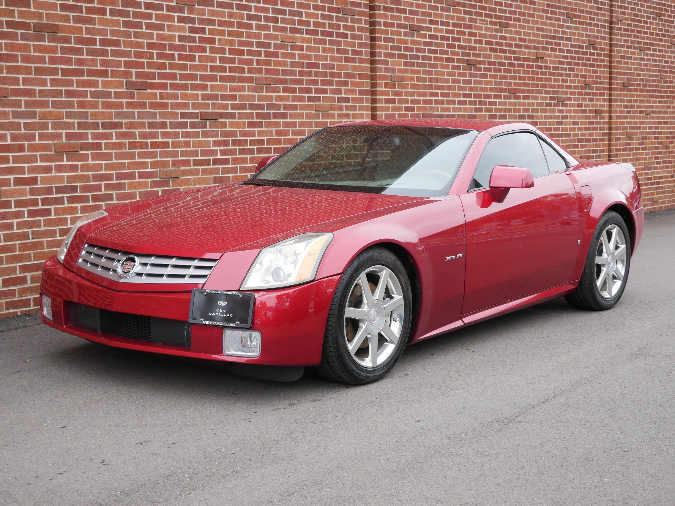 2005 Cadillac XLR V8 Roadster's photo