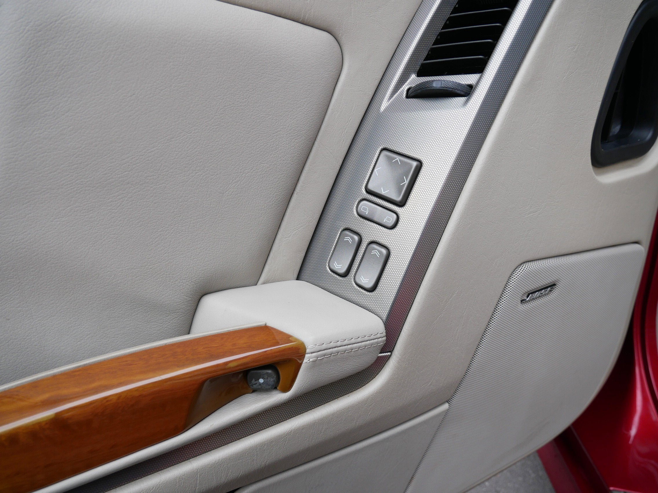 2005 Cadillac XLR Base