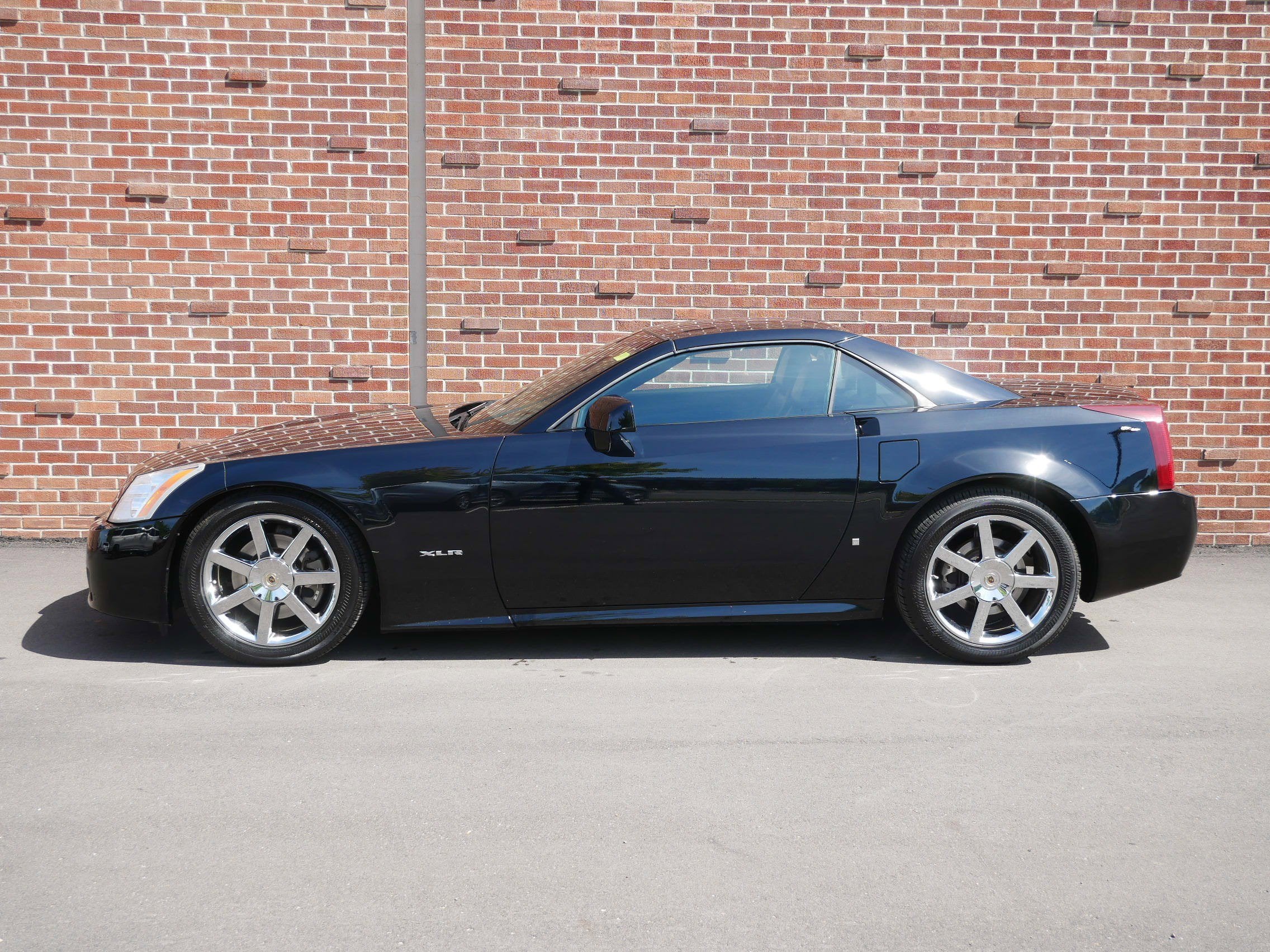 Used 2007 Cadillac XLR Base with VIN 1G6YV36A675600303 for sale in Minneapolis, Minnesota