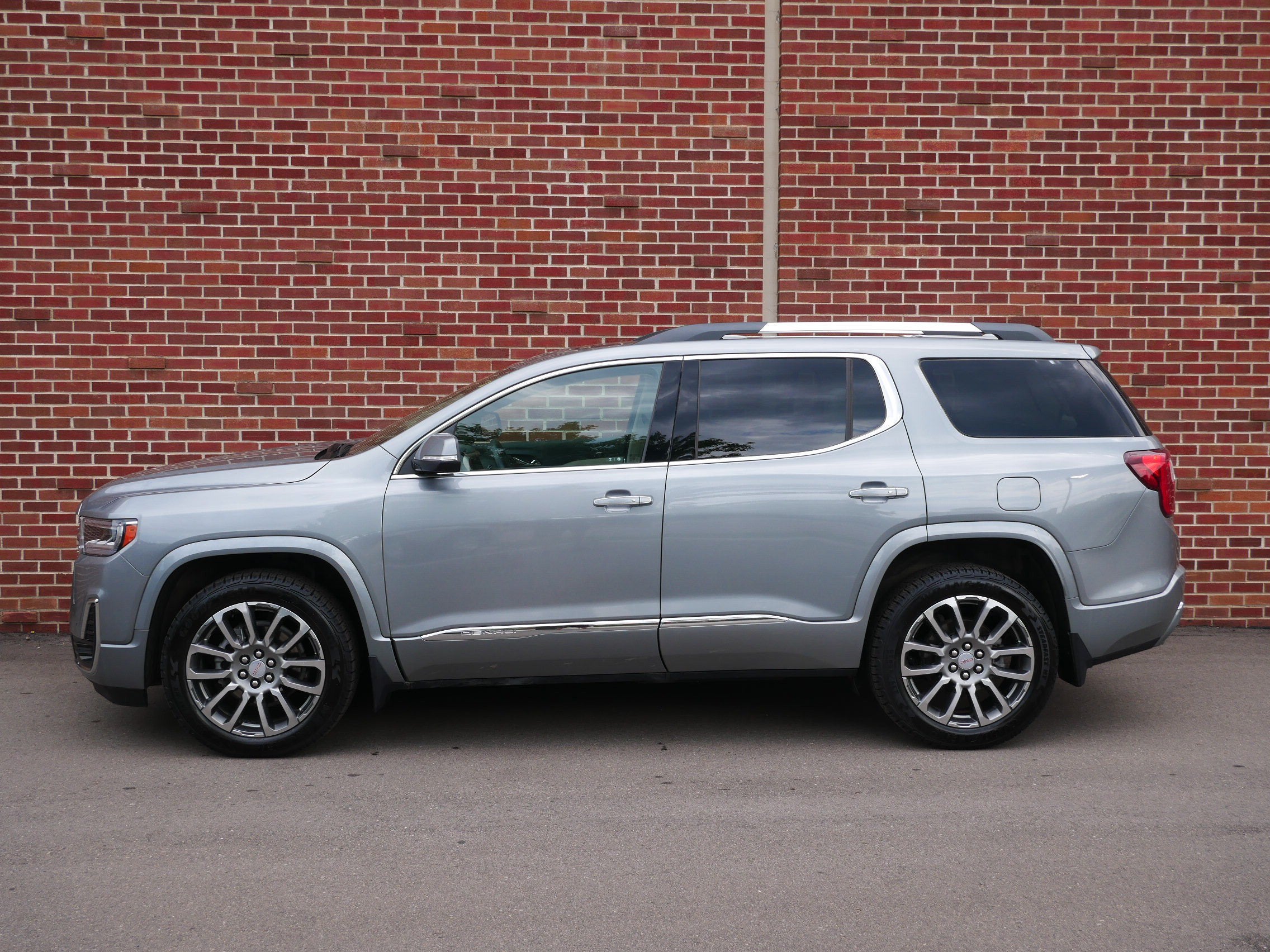 Used 2023 GMC Acadia Denali with VIN 1GKKNXLS2PZ181225 for sale in Minneapolis, Minnesota