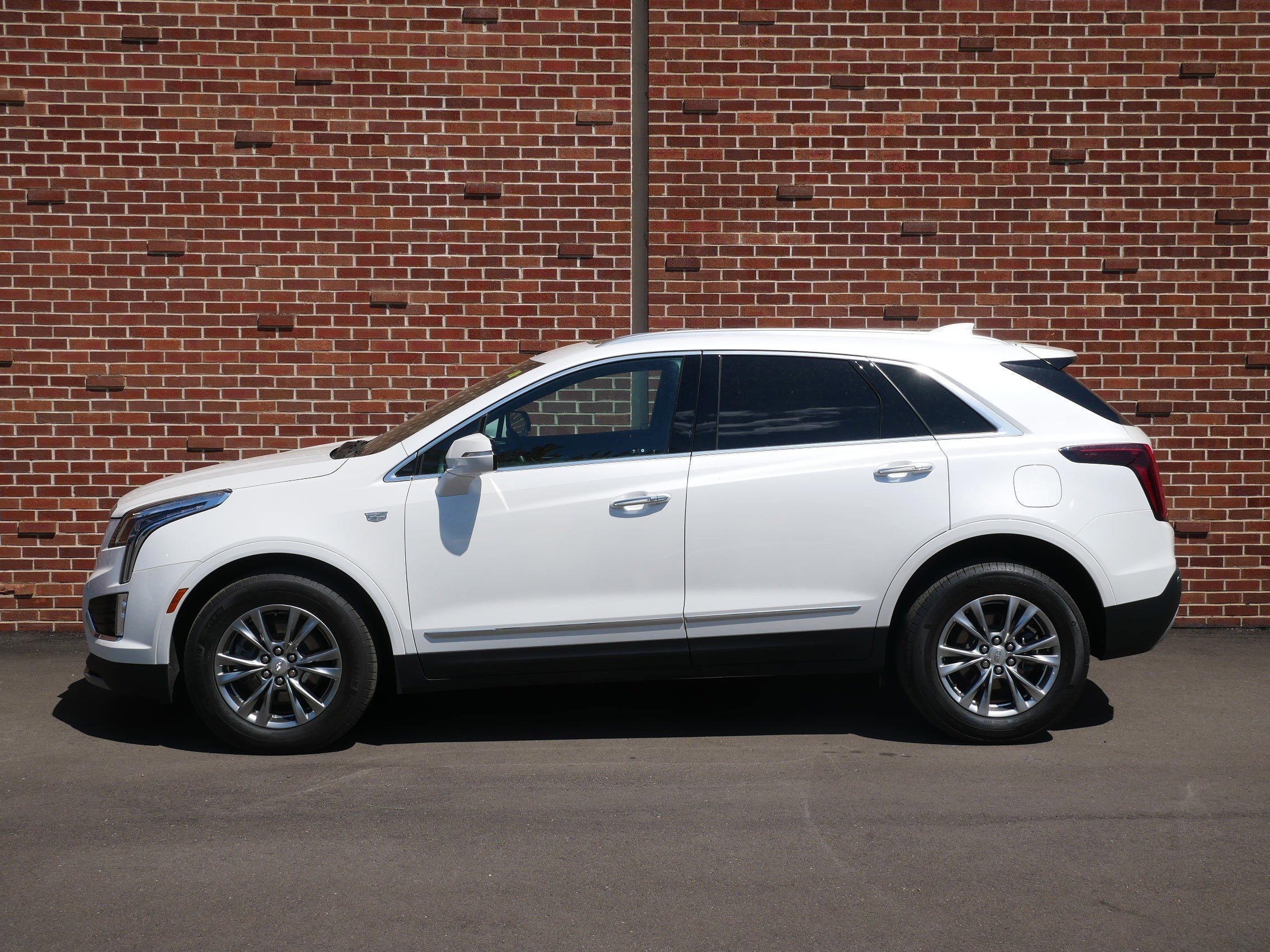 Certified 2023 Cadillac XT5 Premium Luxury with VIN 1GYKNDRS4PZ169993 for sale in Minneapolis, Minnesota