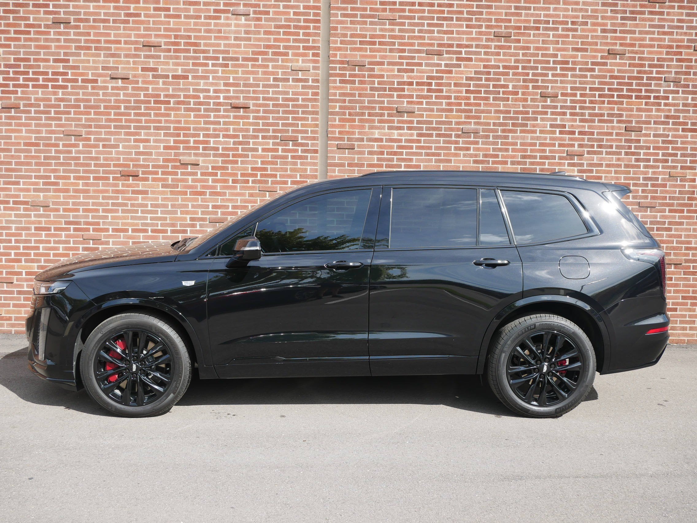 Used 2024 Cadillac XT6 Sport with VIN 1GYKPGRSXRZ755497 for sale in Minneapolis, Minnesota