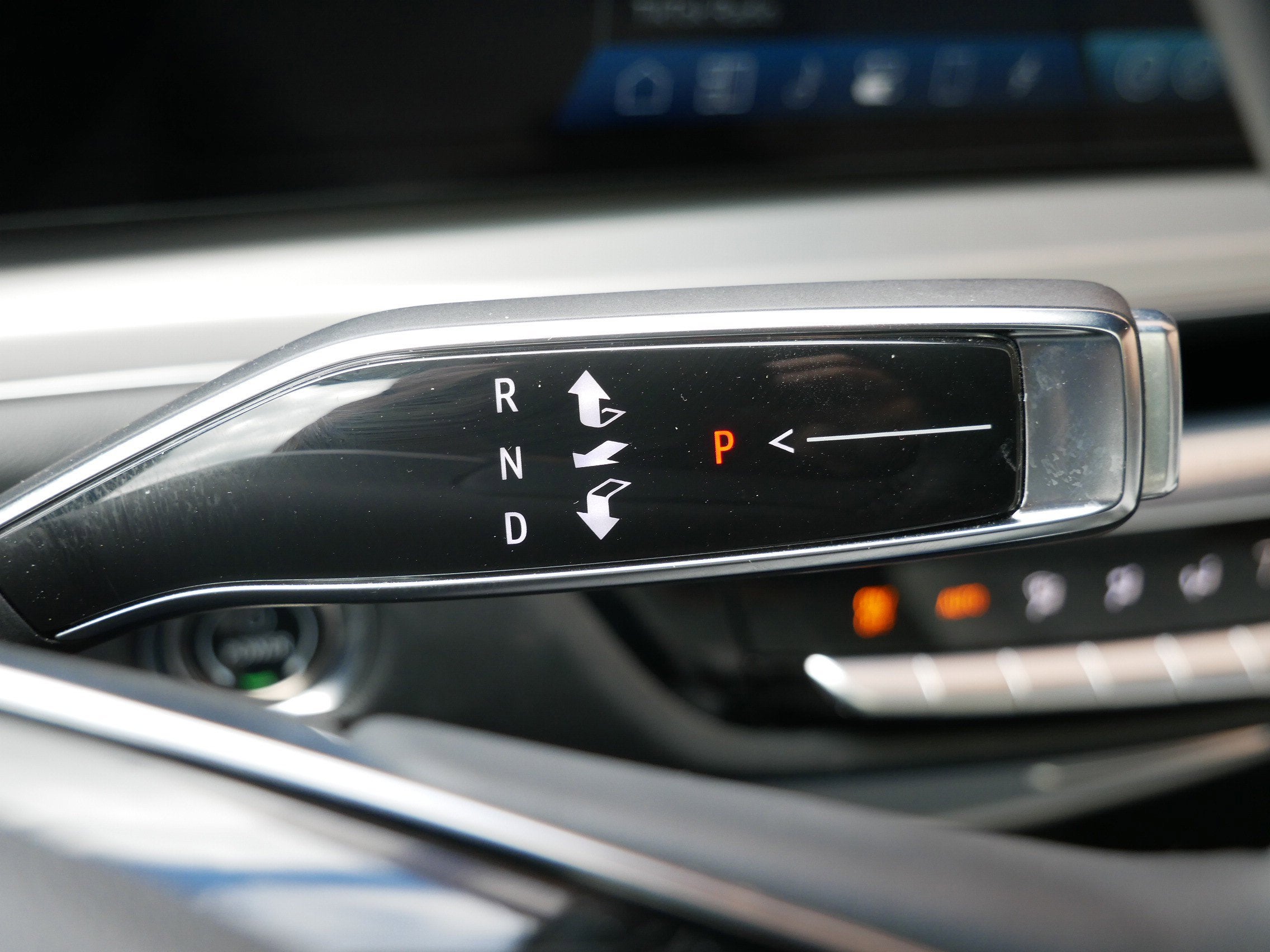 2024 Cadillac LYRIQ Luxury 1