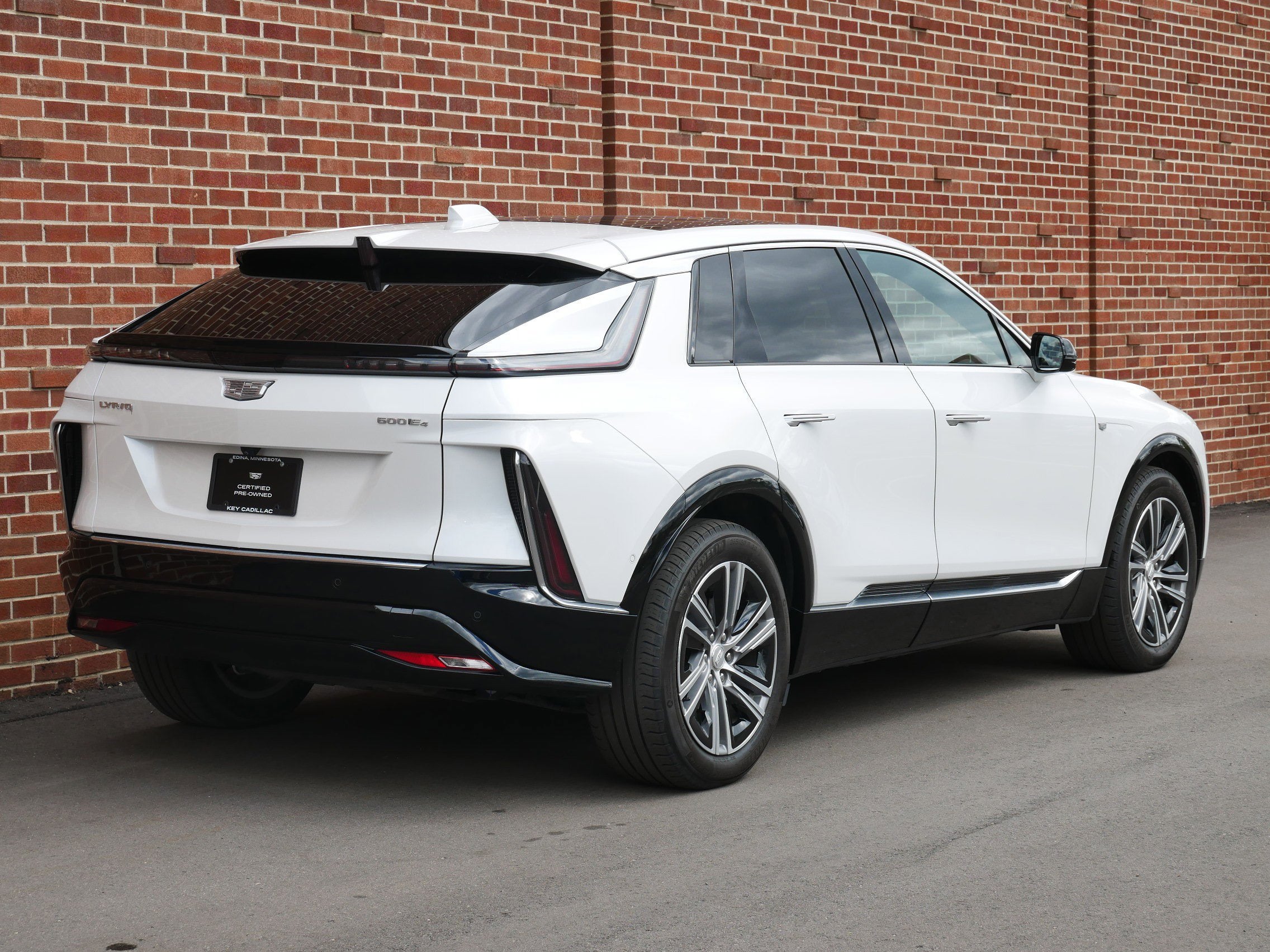 2024 Cadillac LYRIQ Luxury 1