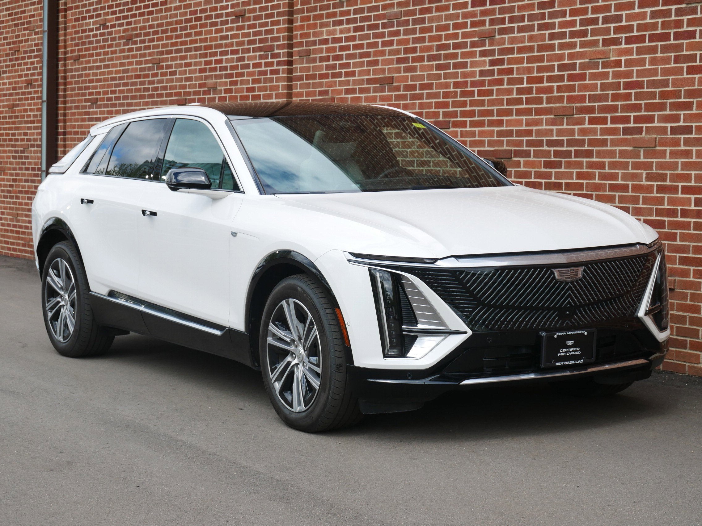2024 Cadillac LYRIQ Luxury 1