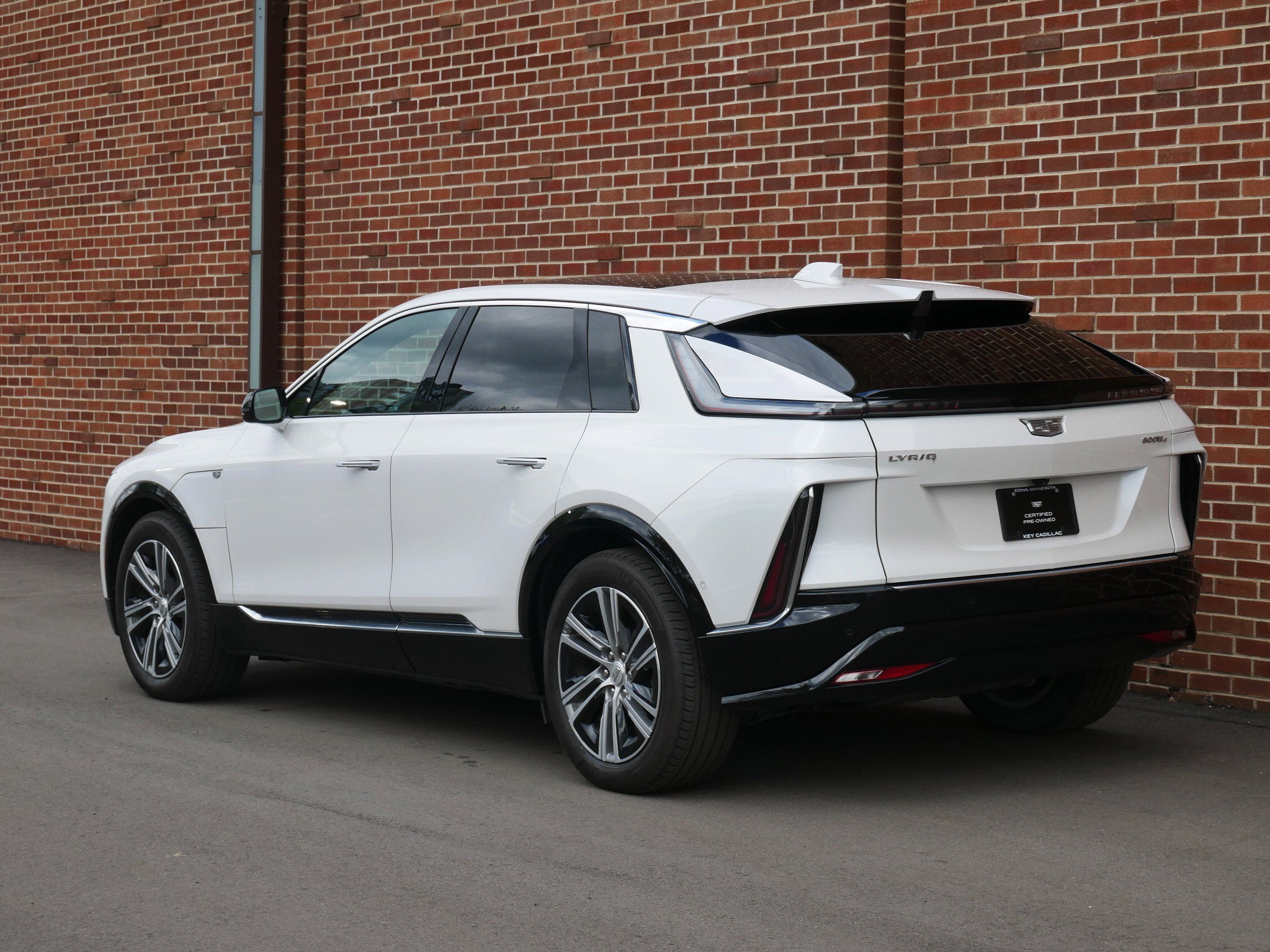 2024 Cadillac LYRIQ Luxury 1
