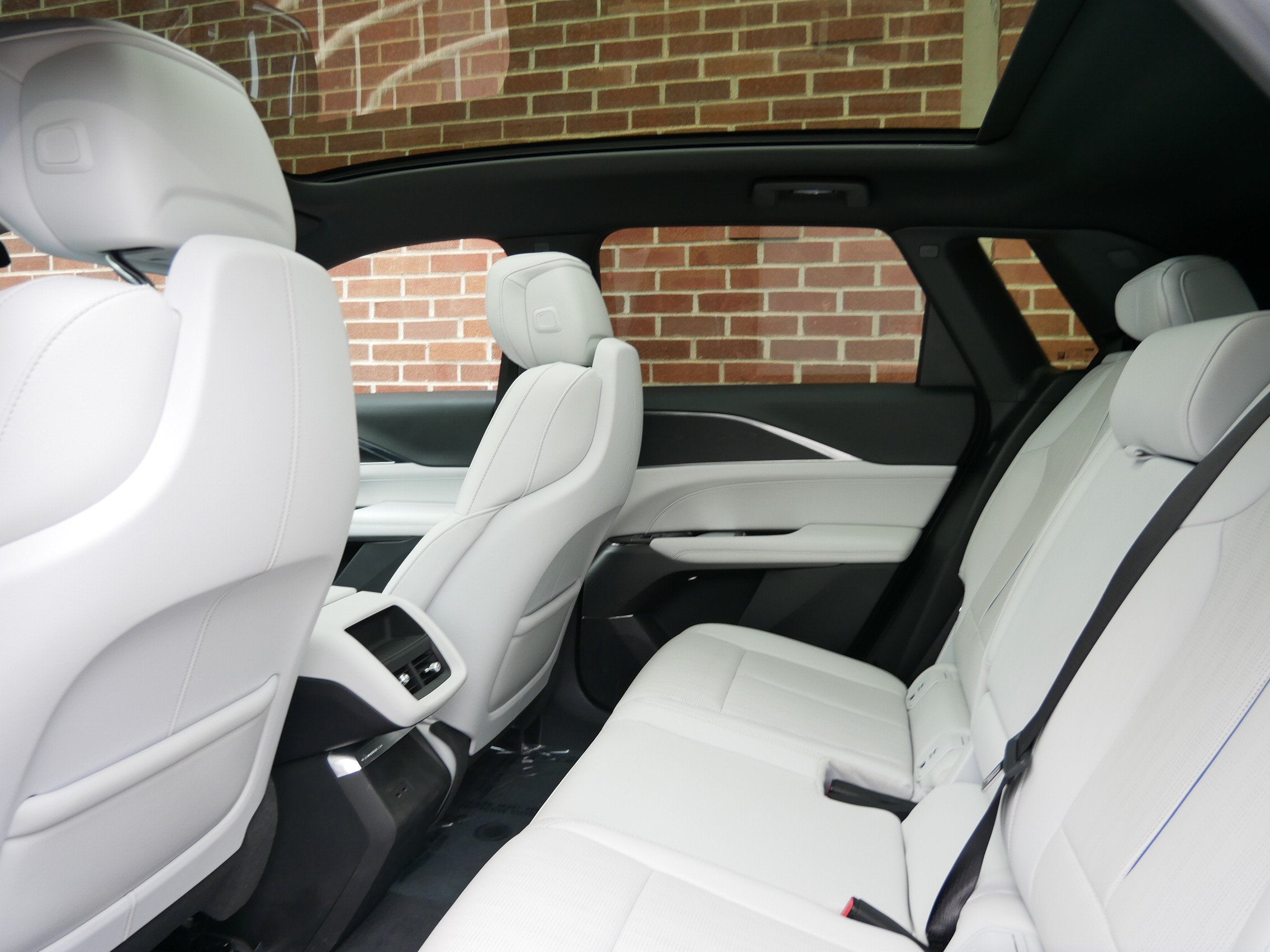 2024 Cadillac LYRIQ Sport 1