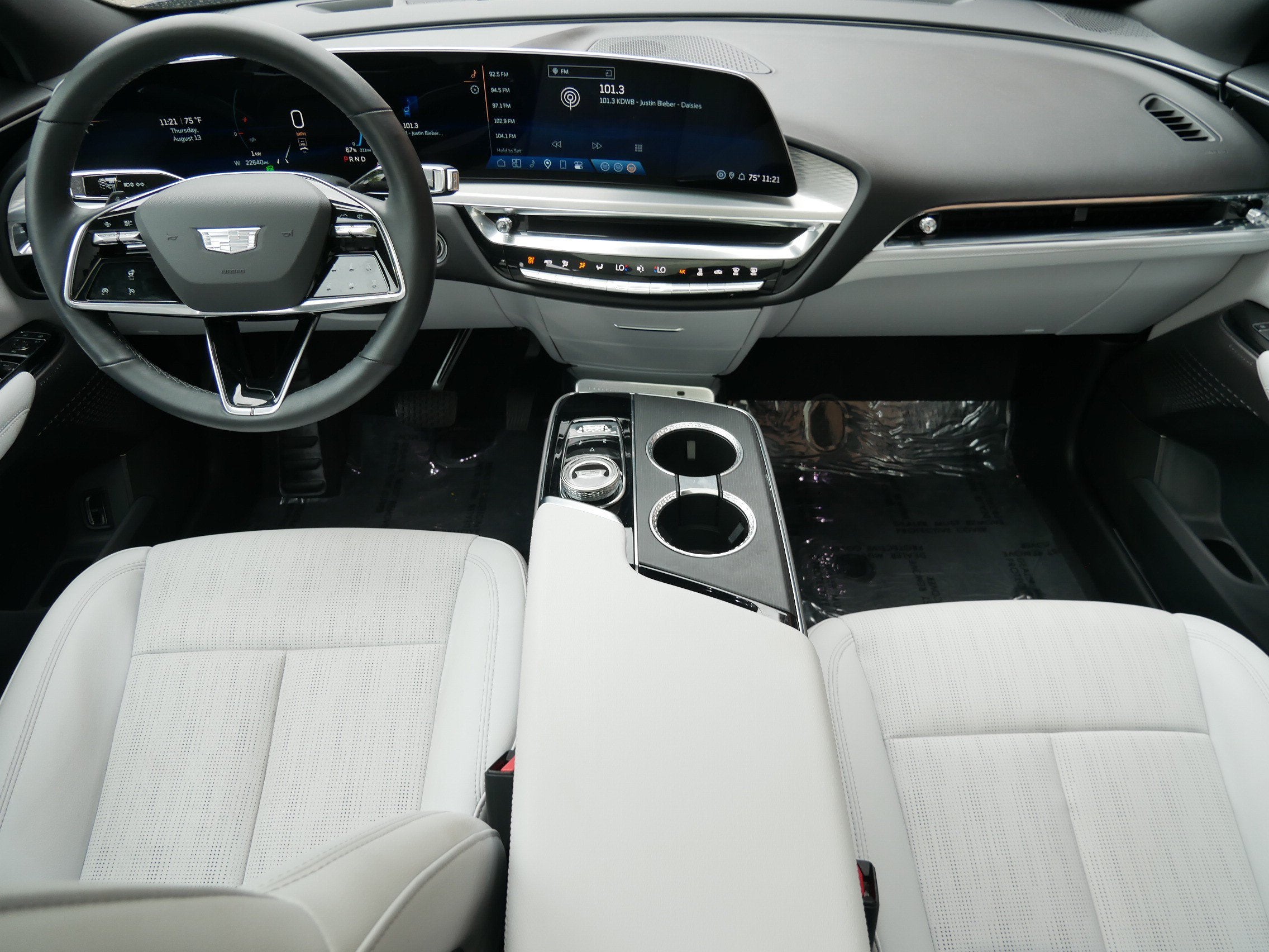 2024 Cadillac LYRIQ Sport 1