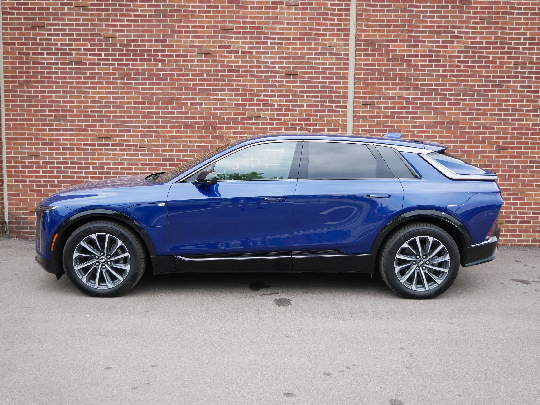 Certified 2024 Cadillac LYRIQ Sport 1 with VIN 1GYKPTRL1RZ122291 for sale in Minneapolis, MN