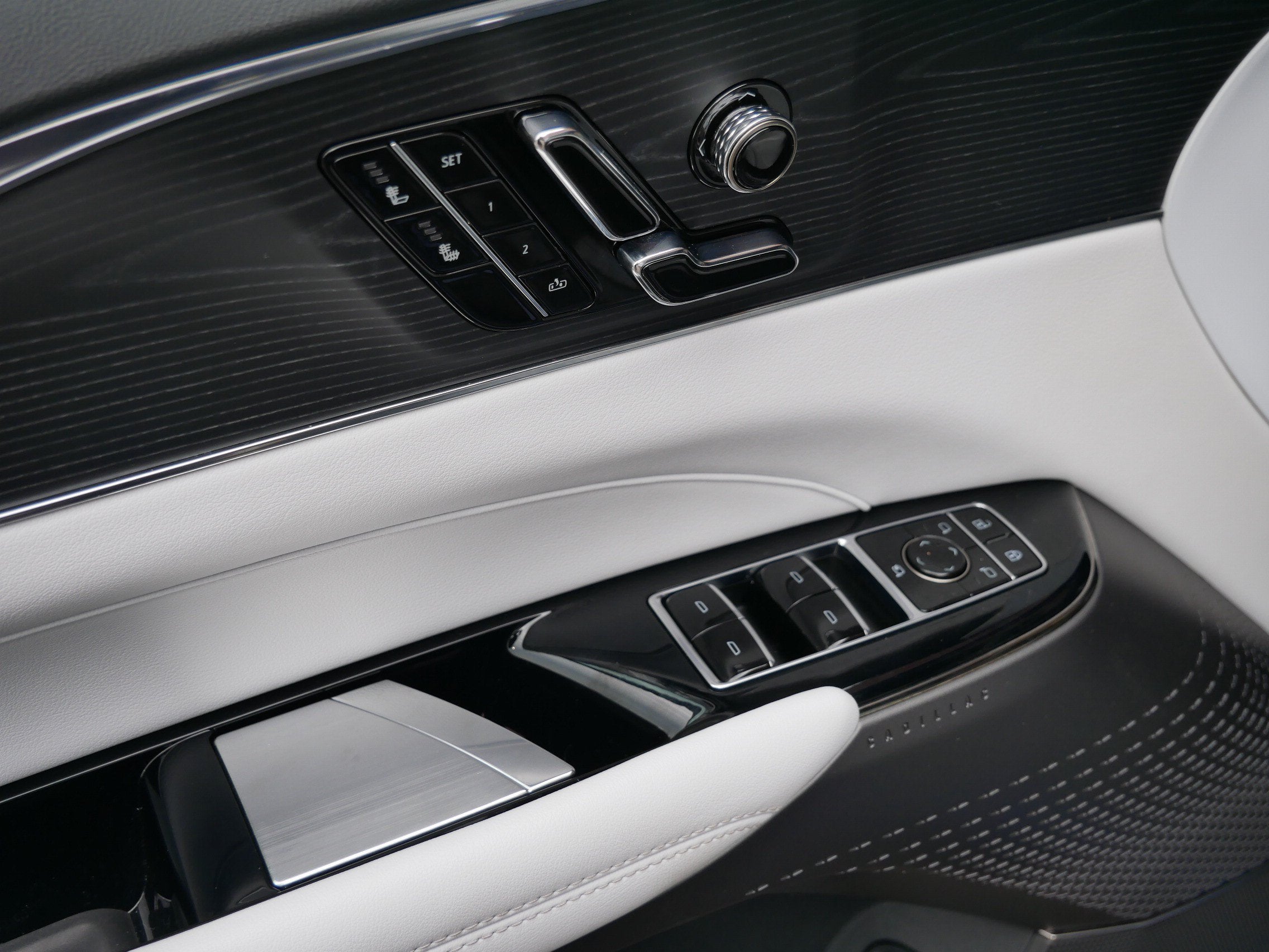 2024 Cadillac LYRIQ Sport 1