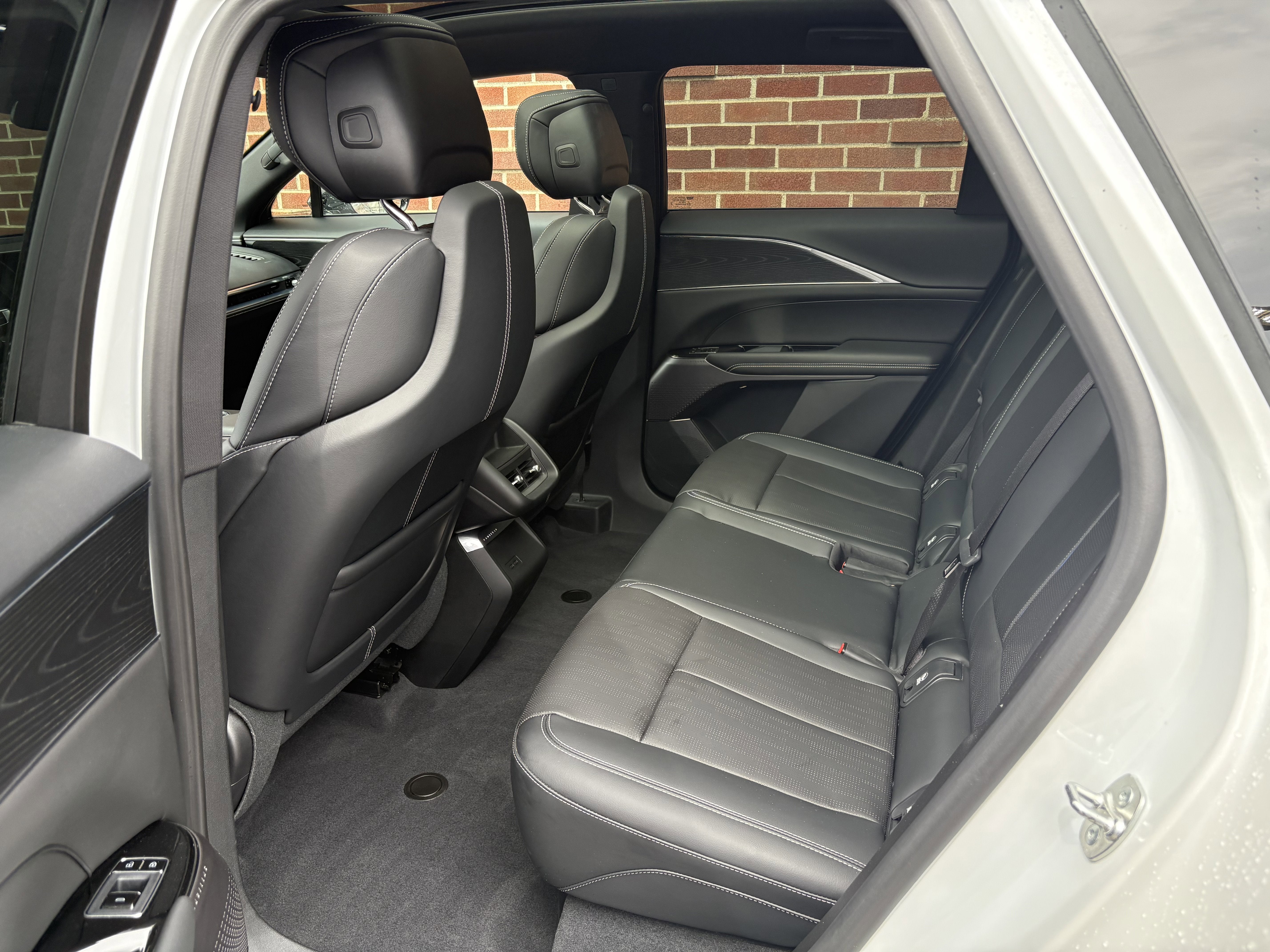 2024 Cadillac LYRIQ Sport 1