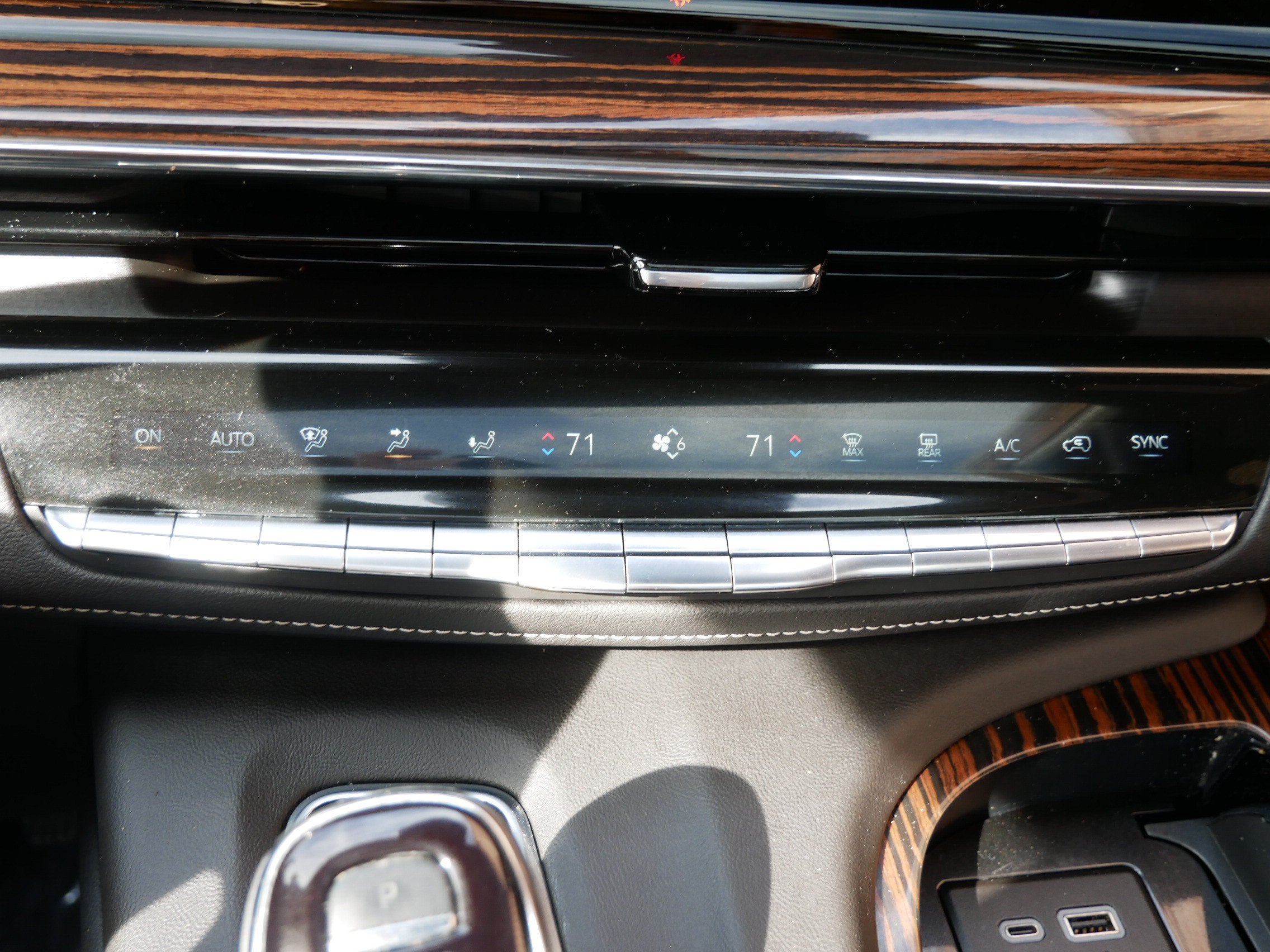 2023 Cadillac Escalade 4WD Premium Luxury