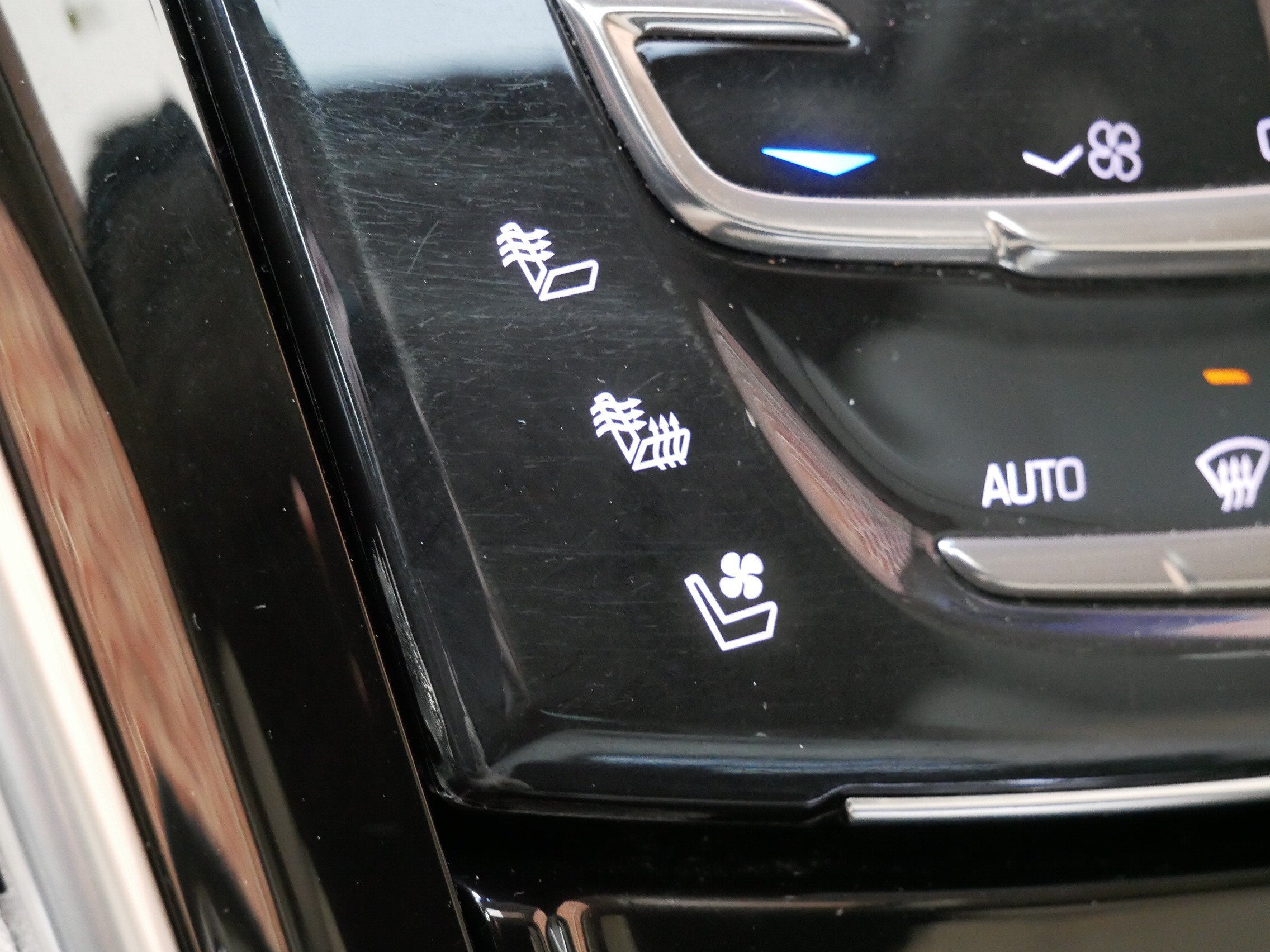 2020 Cadillac Escalade Premium Luxury