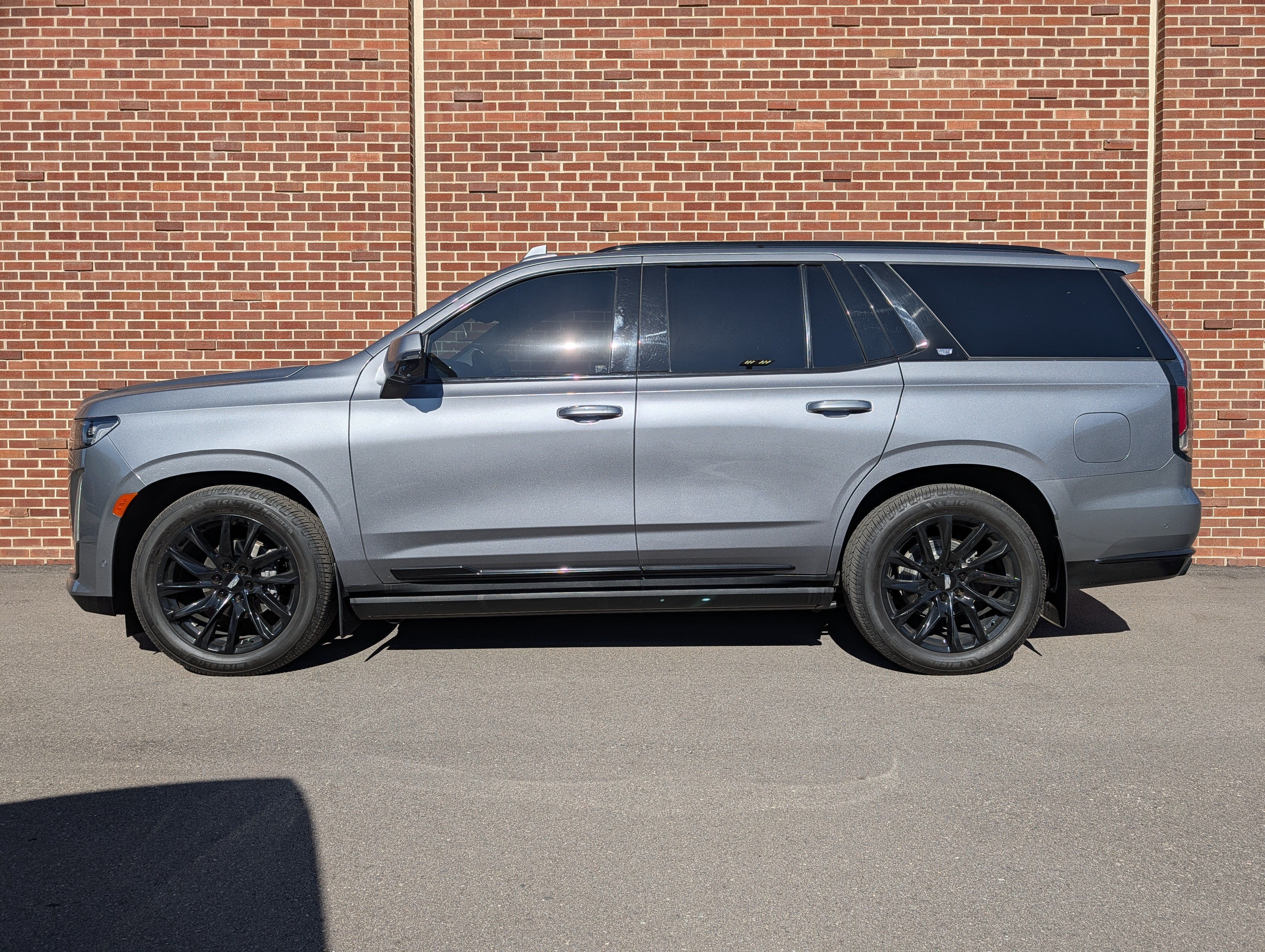 Used 2021 Cadillac Escalade Sport Platinum with VIN 1GYS4GKL4MR409059 for sale in Minneapolis, Minnesota