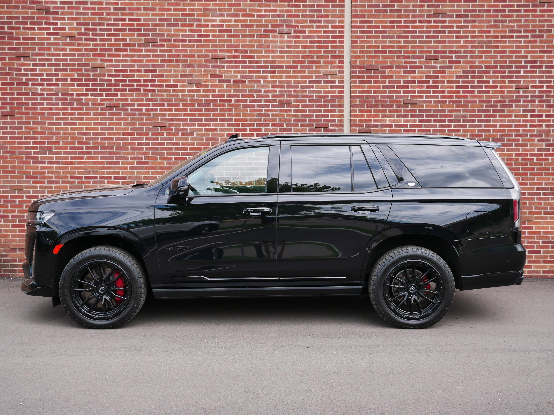 Used 2023 Cadillac Escalade V-Series with VIN 1GYS4HK91PR440980 for sale in Minneapolis, Minnesota