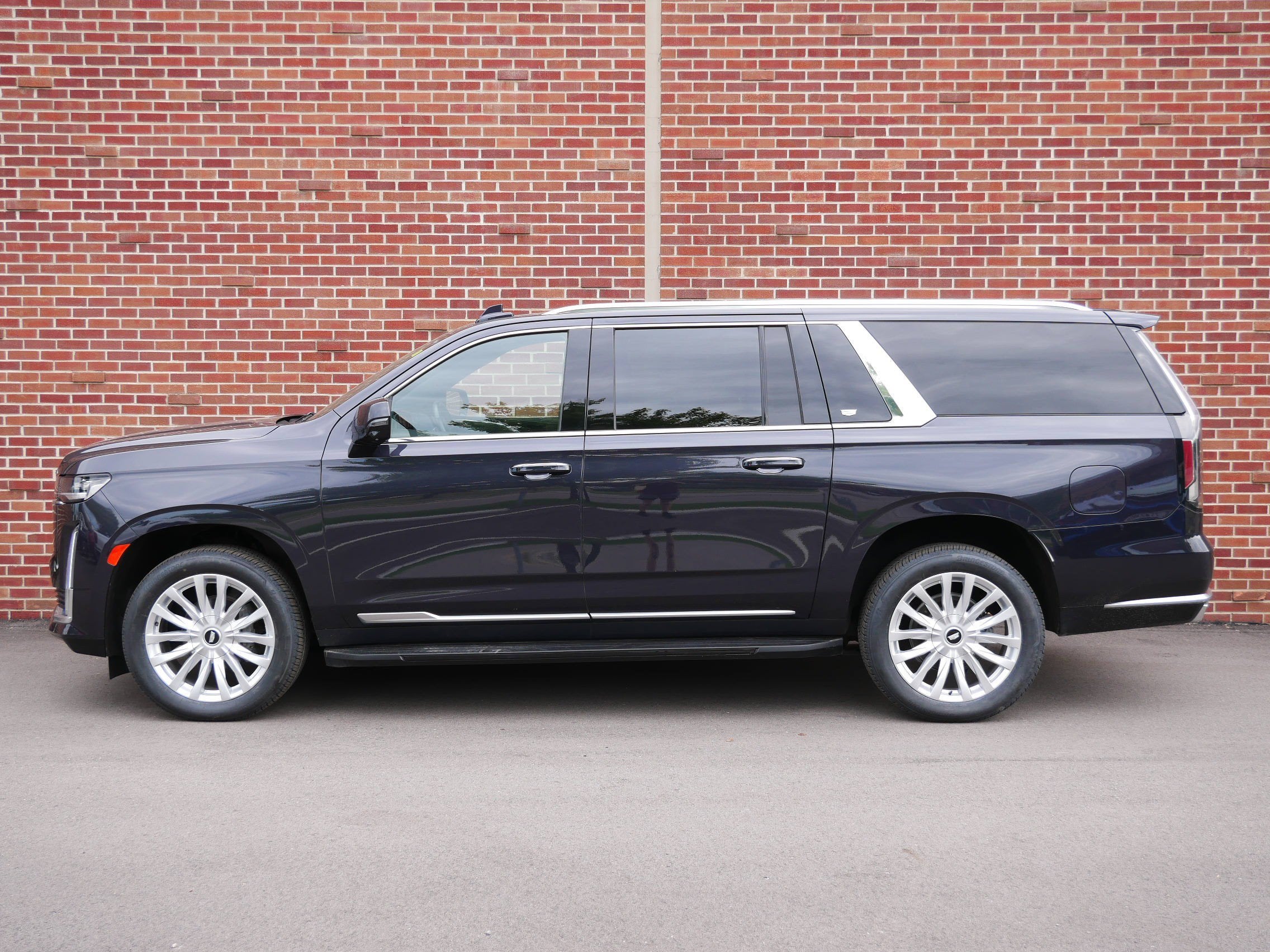 Used 2024 Cadillac Escalade ESV Luxury with VIN 1GYS4JKL7RR187685 for sale in Minneapolis, Minnesota