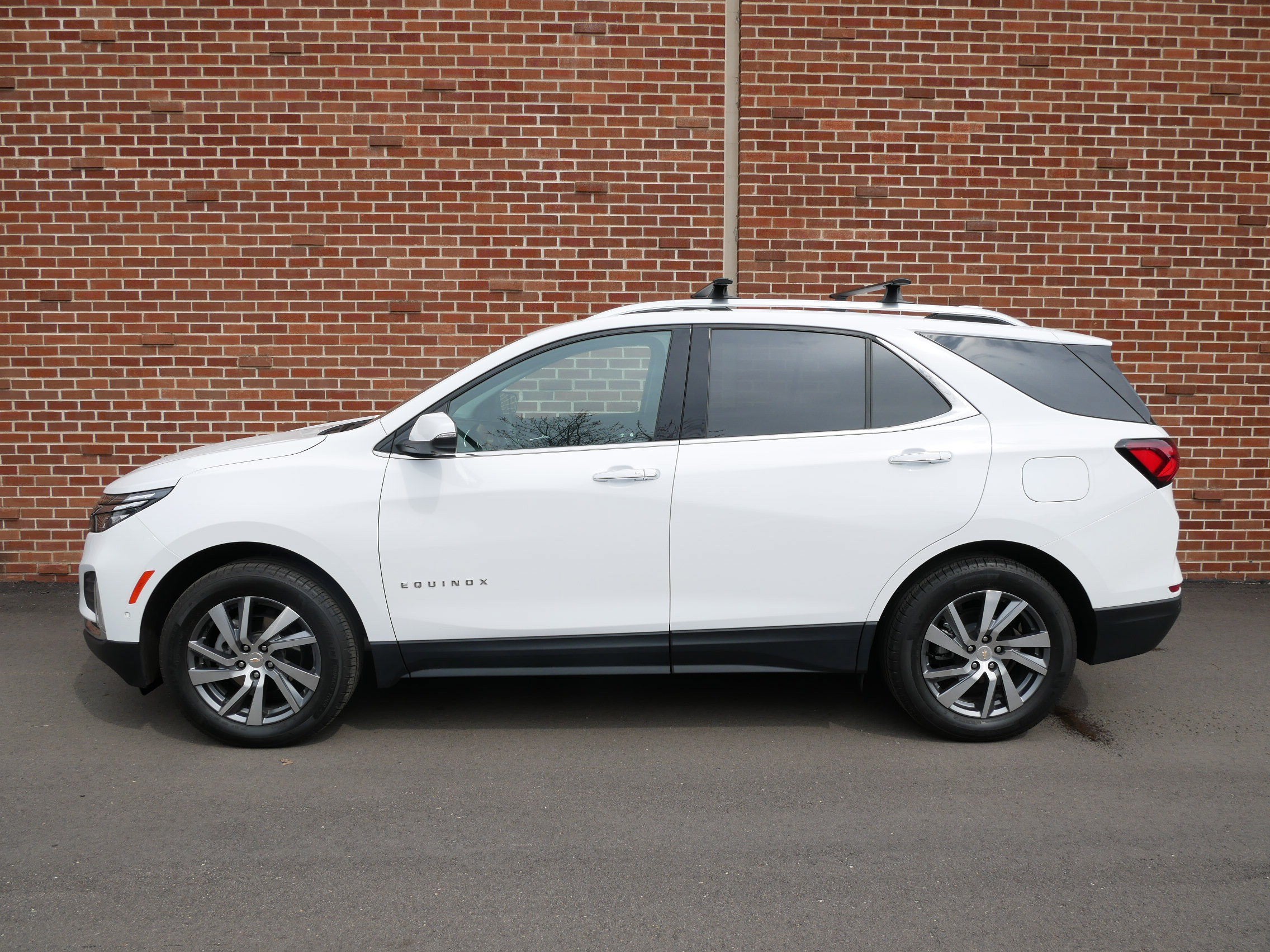 Used 2023 Chevrolet Equinox Premier with VIN 3GNAXXEG2PL181010 for sale in Minneapolis, Minnesota
