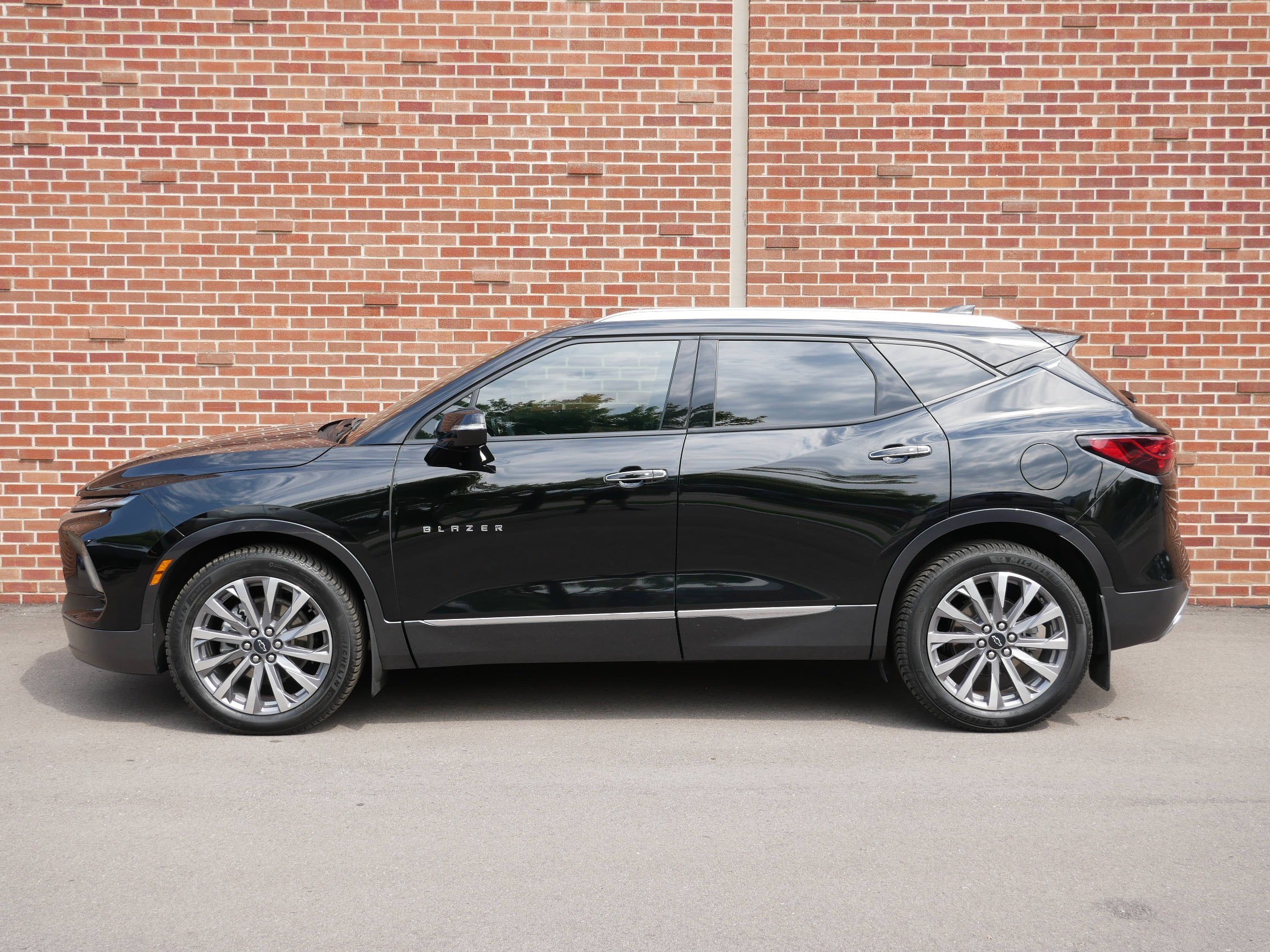 Used 2023 Chevrolet Blazer Premier with VIN 3GNKBLRS8PS205424 for sale in Minneapolis, Minnesota