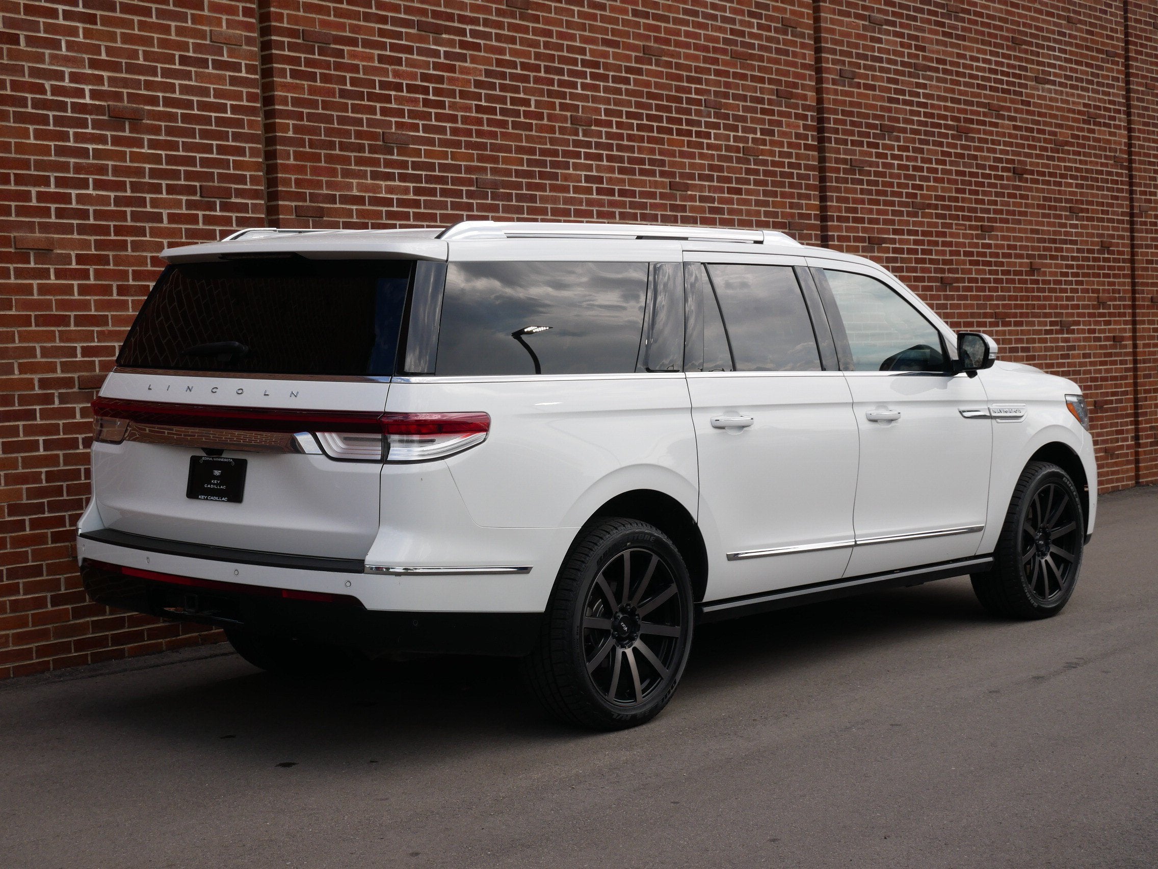 2023 Lincoln Navigator L Reserve