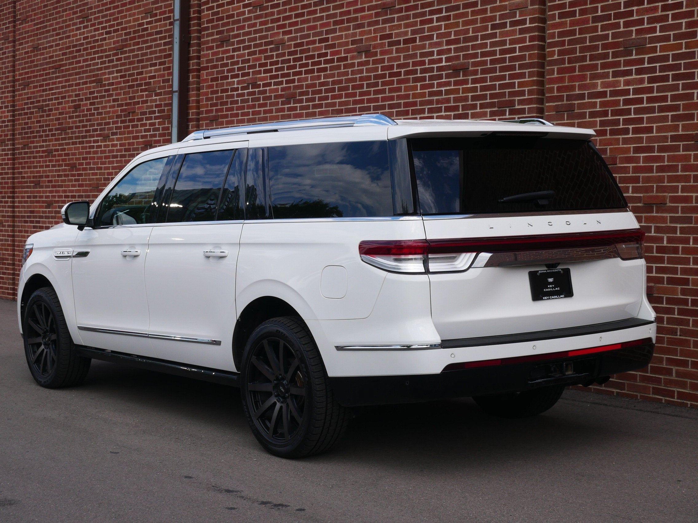2023 Lincoln Navigator L Reserve