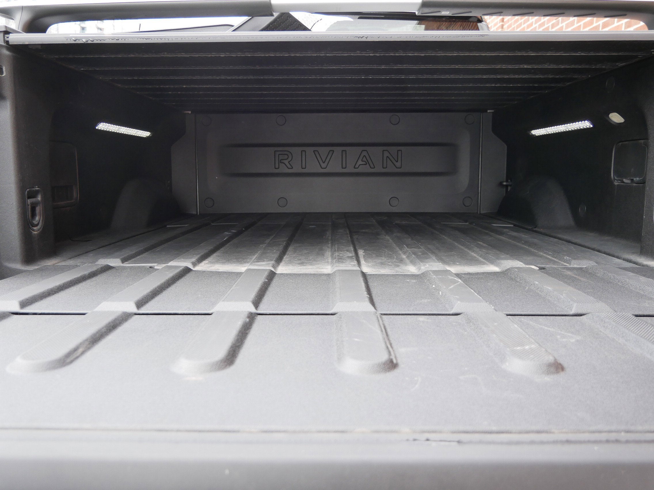 2022 RIVIAN R1T Adventure Package