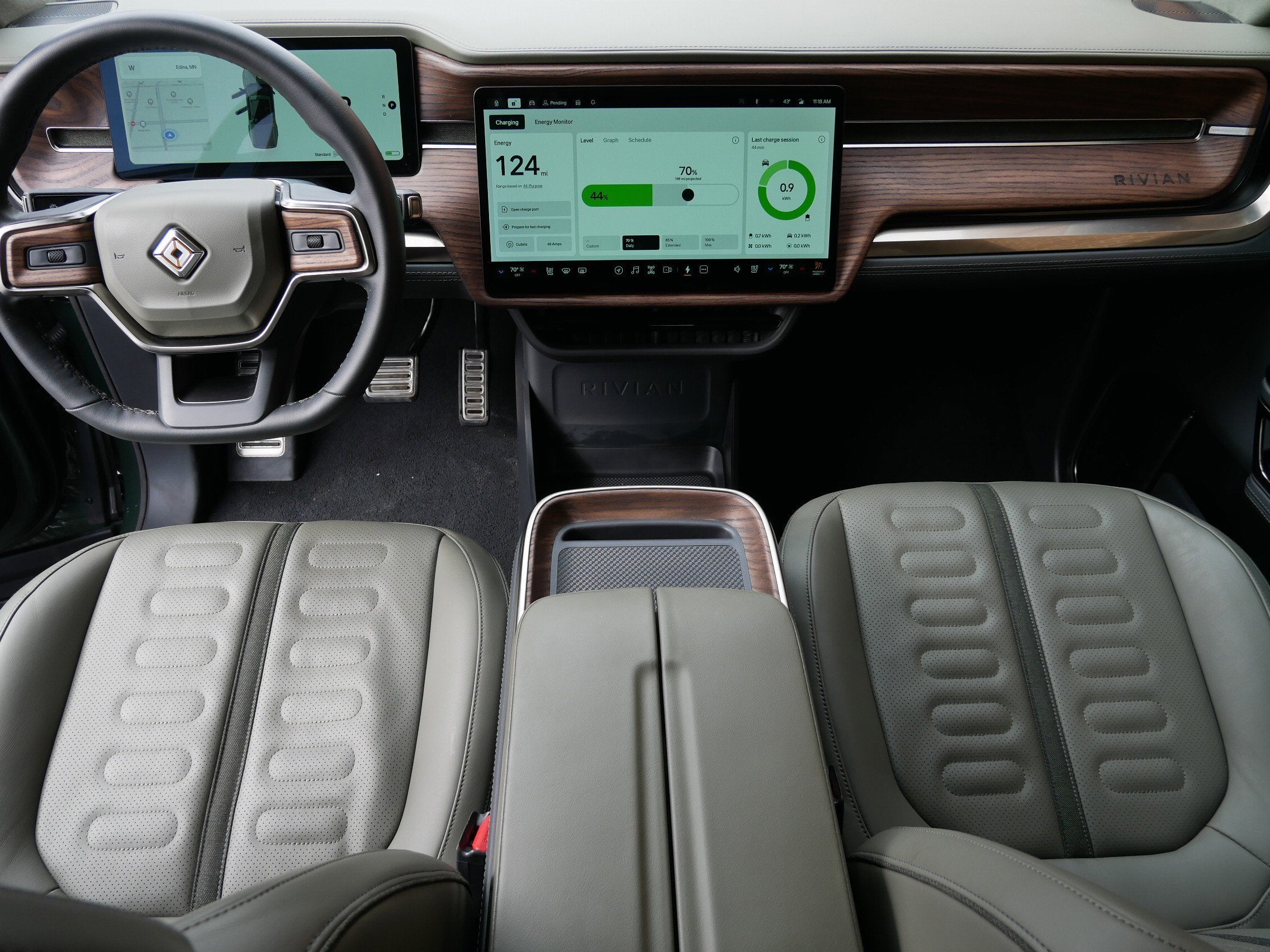 2022 RIVIAN R1T Adventure Package