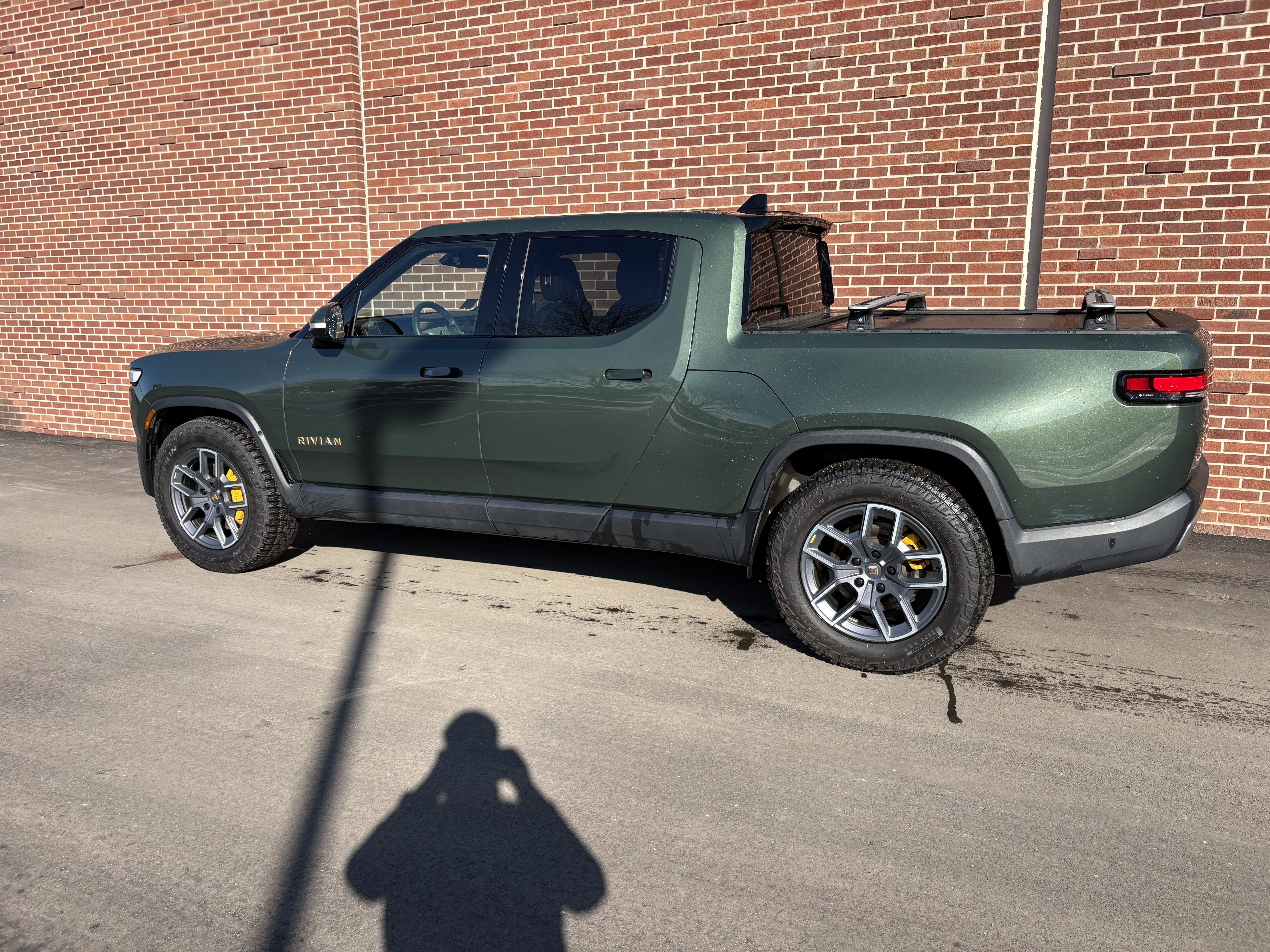 2022 RIVIAN R1T Adventure Package