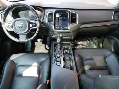 2020 Volvo XC90 Momentum