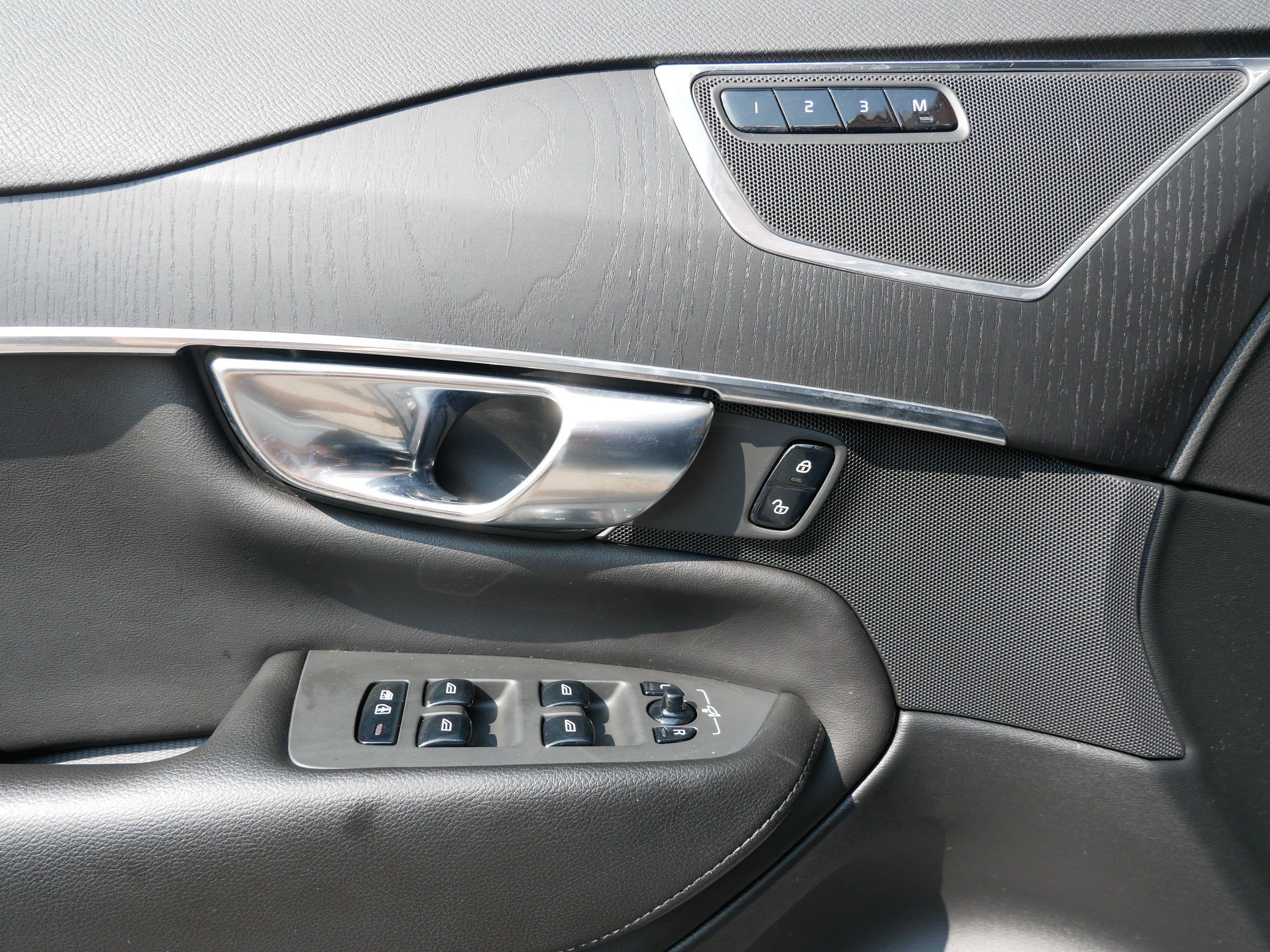 2020 Volvo XC90 Momentum