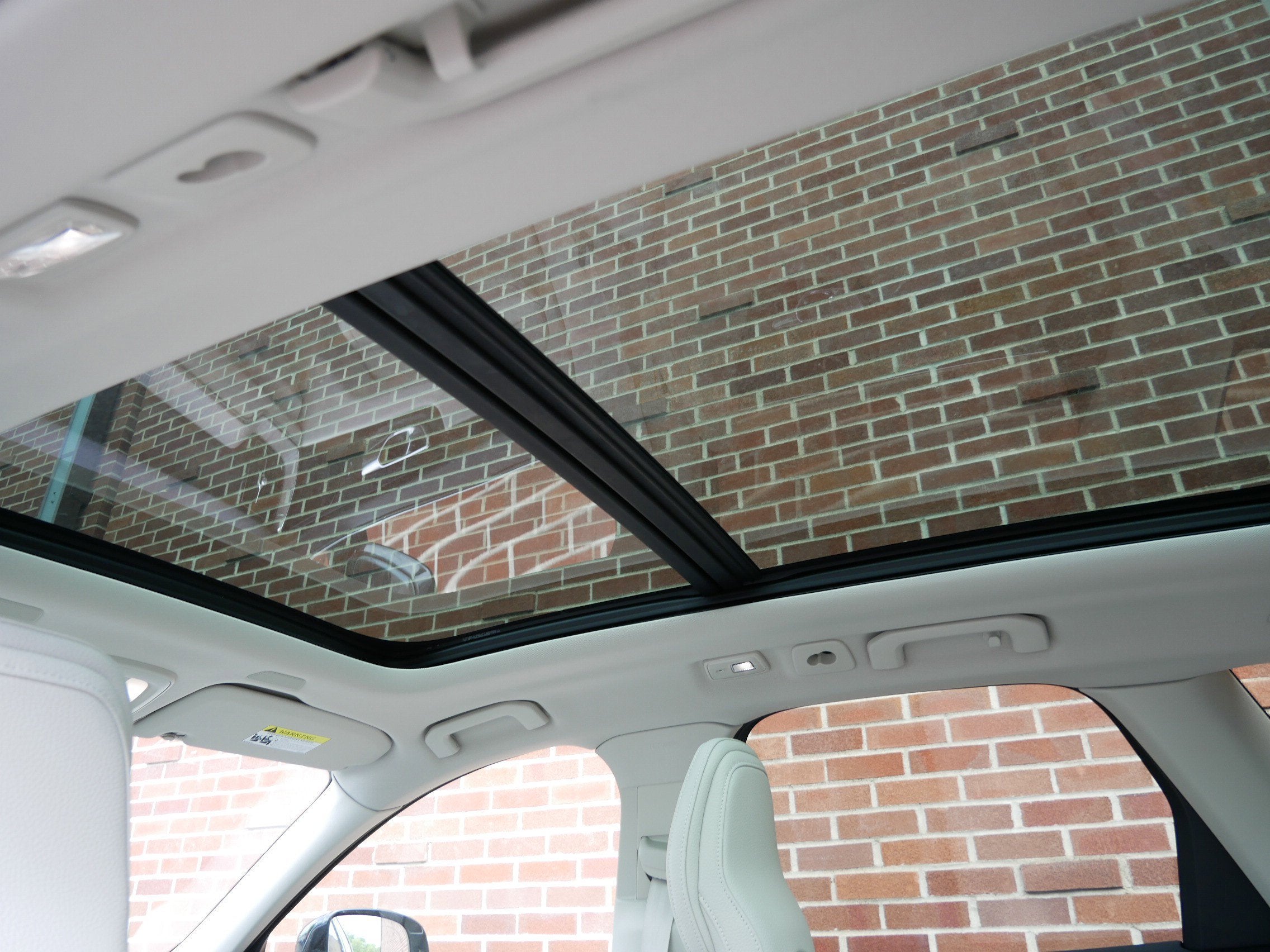 2023 Volvo XC60 Recharge Plug-In Hyb Plus Bright Theme