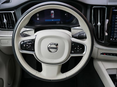 2023 Volvo XC60 Recharge Plug-In Hyb Plus Bright Theme