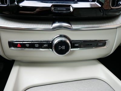 2023 Volvo XC60 Recharge Plug-In Hyb Plus Bright Theme