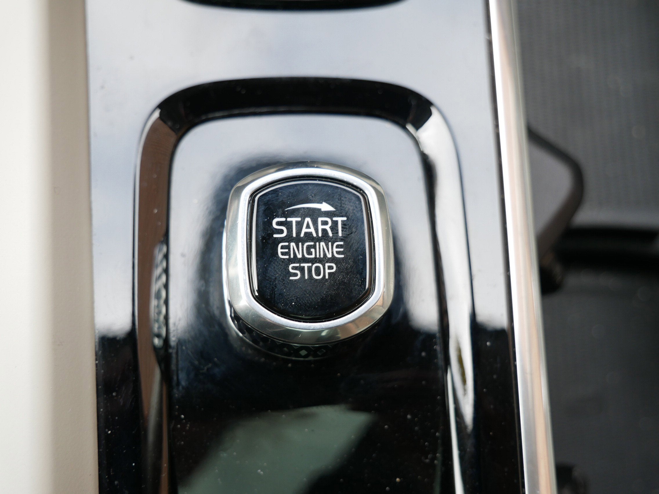 2023 Volvo XC60 Recharge Plug-In Hyb Plus Bright Theme