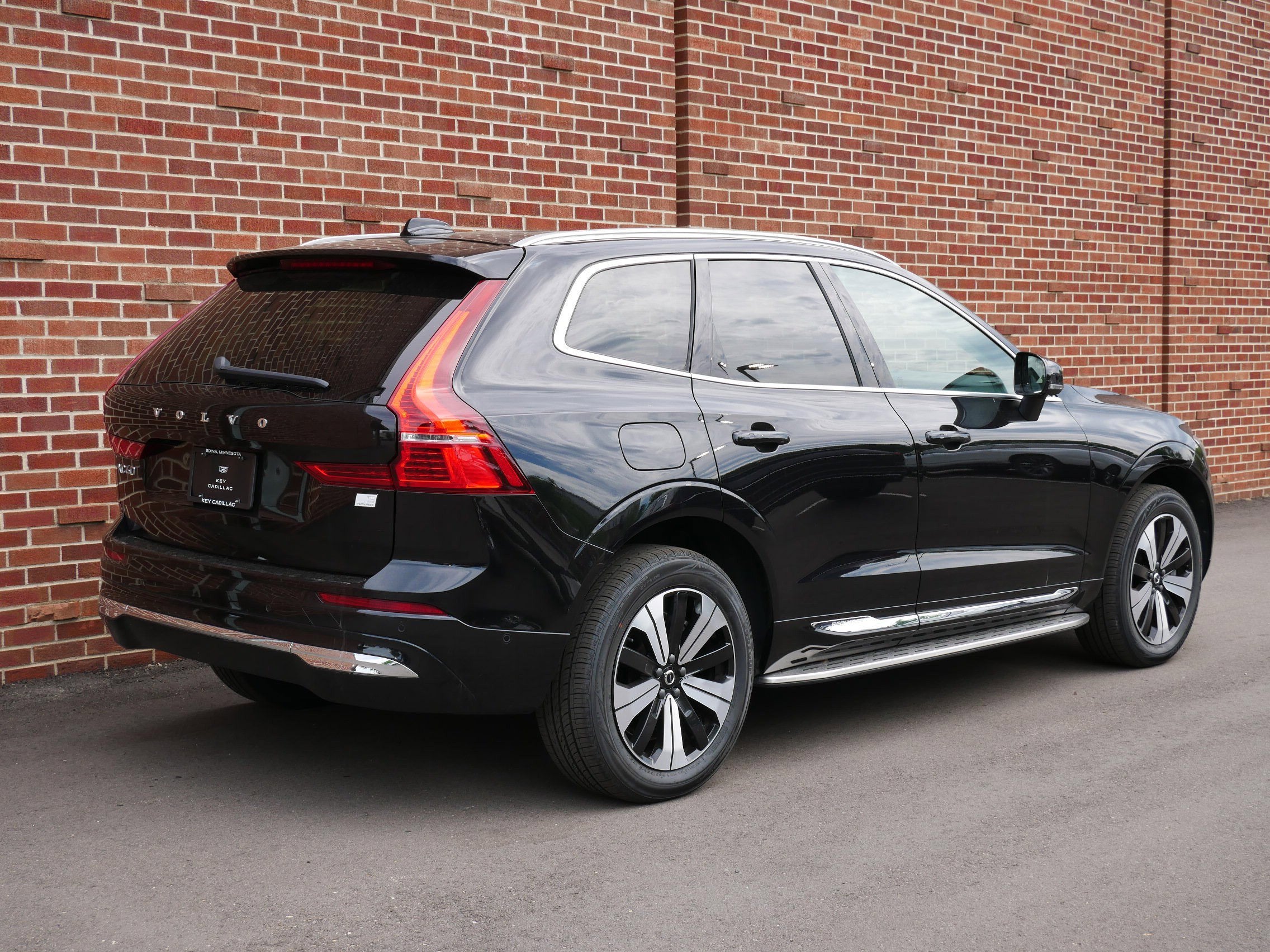 2023 Volvo XC60 Recharge Plug-In Hyb Plus Bright Theme