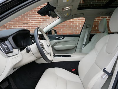 2023 Volvo XC60 Recharge Plug-In Hyb Plus Bright Theme
