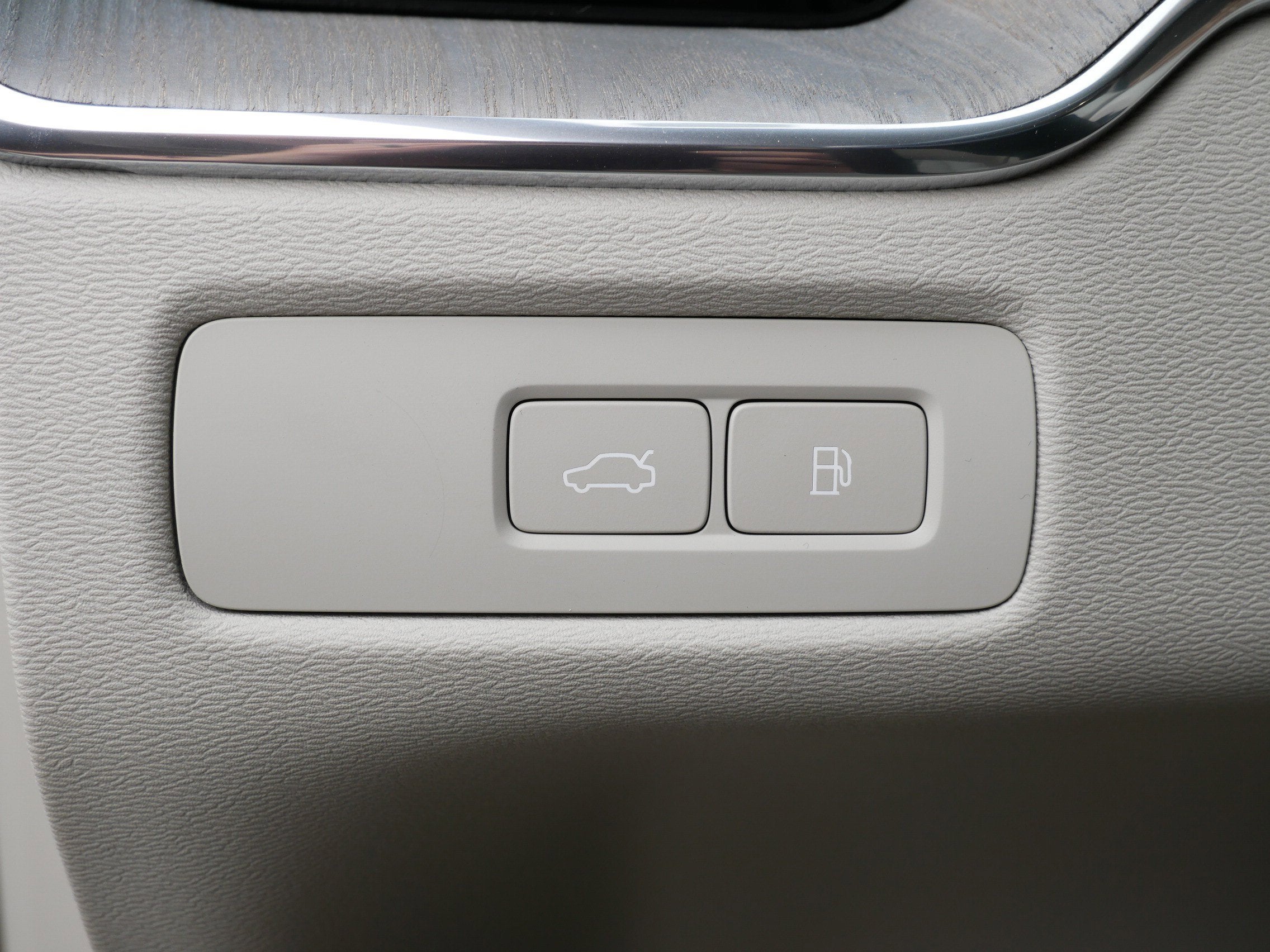 2023 Volvo XC60 Recharge Plug-In Hyb Plus Bright Theme