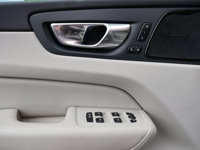 2023 Volvo XC60 Recharge Plug-In Hyb Plus Bright Theme
